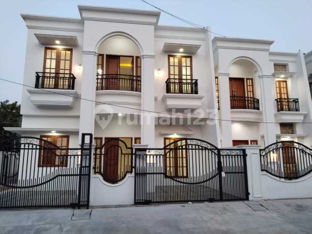 LUXURY NEW HOUSE!! In IKIP Duren Sawit Complex LUXURY NEW HOUSE!! In IKIP Duren Sawit Complex