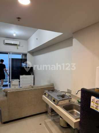 Dijual Apartment 2 BR Bagus Semi Furnished Posisi Hook Avenue Parkland Serpong