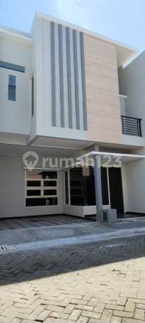 Like A New Rumah Siap Huni Urban Mansion Dekat ke Pusat Kota Like A New Rumah Siap Huni Urban Mansion Dekat ke Pusat Kota