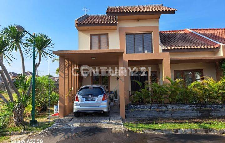 Rumah Bernuansa Vintage Di Taman Wahidin
