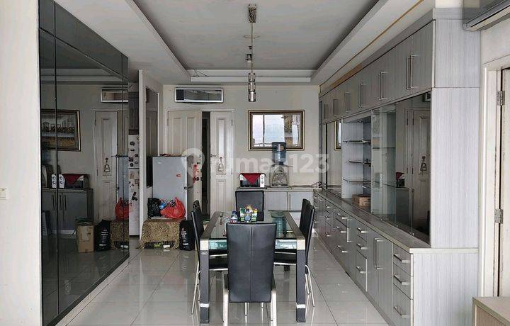 Apartemen Frenchwalk Moi Lantai 20, Kelapa Gading - Jakarta Utara
