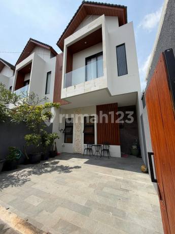 Rumah Modern Siap Huni 4 Kamar Tidur Didekat Sanur Denpasar Selatan Rumah Modern Siap Huni 4 Kamar Tidur Didekat Sanur Denpasar Selatan