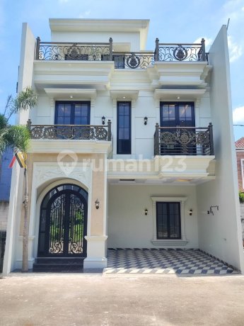 Rumah Classic Dekat Tol Brigif Jagakarsa Jakarta Selatan
