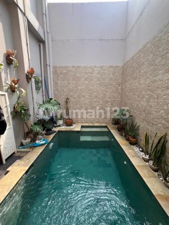 Rumah Bagus dengan Pool Di Puri Bintaro Mansion Ciputat Tangerang Selatan