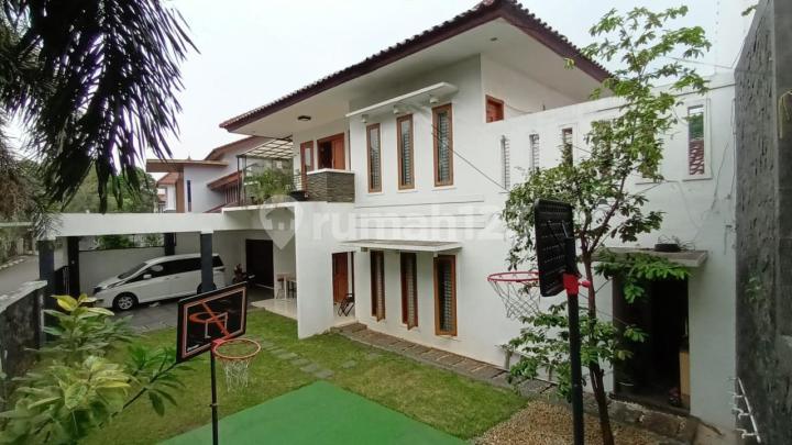 Rumah Bagus di Jl Garuda Bintaro Jaya Sektor 1 Jakarta Selatan