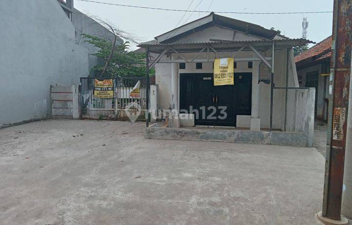 Rumah Di Raffles Regency , Bojong Kulur Shm Butuh Renovasi Barat Daya