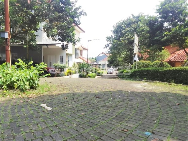 Villa Cendana House Ciputat Land Area 661 M2 For Quick Sale.