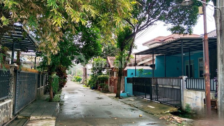 Jual Rumah Komersial 2 Unit di Komplek Depok Mulya 1, Deket Tol Beji Depok