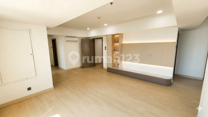 Apartemen Pantai Mutiara 3 BR. View Cakep Banget. Baru Renovasi. Harga Nego