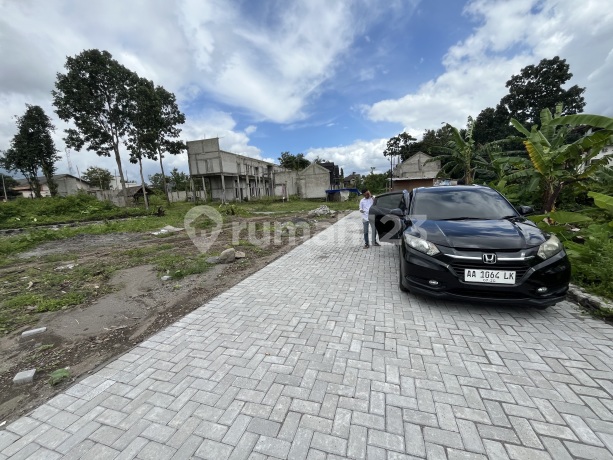 Behind the UII Gate, Land in Kaliurang KM 14, Suitable for Building a Boarding House.