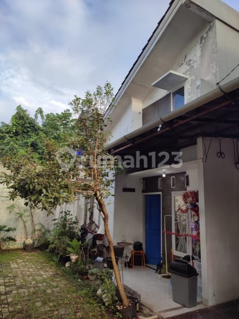 Rumah di Komplek Pajak Cipadu, Cluster Kasuari Tangerang Selatan 