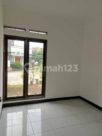 Rumah Terawat Nyaman dan Bersih di Komplek Antapani Residence