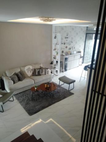Rumah Minimalis Lux 3 Lantai di Taman Mekar Utama Bandung