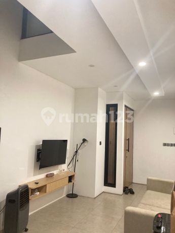 Siap Huni, Rumah, 2 Lantai, SHM, Dekat Universitas, bisa KPR