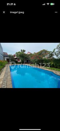 Nice House in Condet, East Jakarta - Features a Garden and Swimming Pool Nice House in Condet, East Jakarta - Features a Garden and Swimming Pool