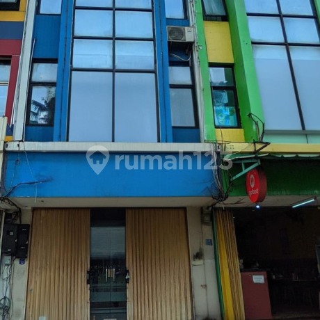 Ruko 3 Lantai Dekat Mal Jalan Boulevard Plg Ramai Gading Serpong. Ruko 3 Lantai Dekat Mal Jalan Boulevard Plg Ramai Gading Serpong.