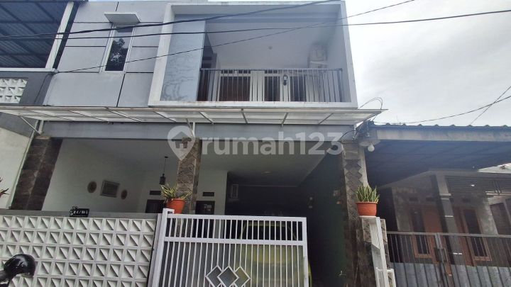 Rumah 2 Lantai SHM 15 menit ke Terminal Cibinong Hadap Utara J39341 Rumah 2 Lantai SHM 15 menit ke Terminal Cibinong Hadap Utara J39341
