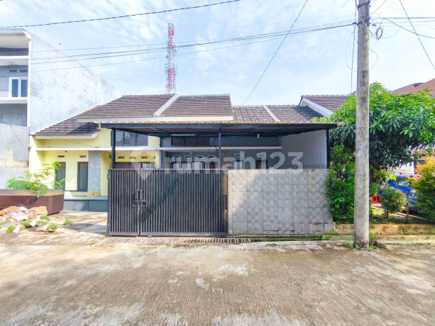 Rumah Strategis 8 Menit ke Mall Paradise Walk Serpong Siap Huni J30790 Rumah Strategis 8 Menit ke Mall Paradise Walk Serpong Siap Huni J30790