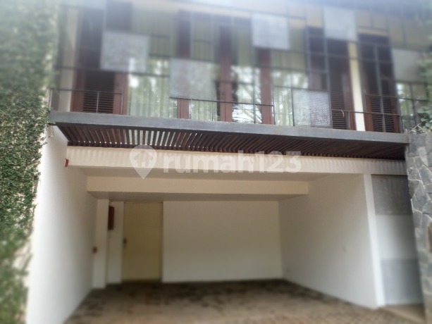 Disewakan Rumah Asri di Jati Padang Area, Jakarta Selatan Disewakan Rumah Asri di Jati Padang Area, Jakarta Selatan