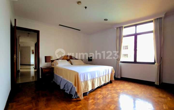 For Sale: Kusuma Candra Apartment Tower 2, view: balcony facing the ministerial complex. For Sale: Kusuma Candra Apartment Tower 2, view: balcony facing the ministerial complex.