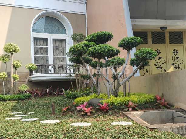 Rumah 2Lantai Bagus di Area Senayan. Bintaro Jaya