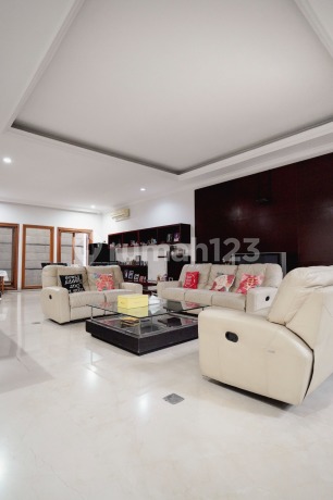 For Sale Luxury House in Elite Area Artha Gading Villa Attractive Price For Sale Luxury House in Elite Area Artha Gading Villa Attractive Price