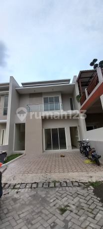 Rumah Baru 2 Lantai Row Jalan 4 Mobil Daerah Satelit Indah Dekat Darmo Permai Rumah Baru 2 Lantai Row Jalan 4 Mobil Daerah Satelit Indah Dekat Darmo Permai