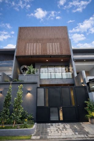Rumah Brand New Permata Buana 3 Lantai Modern Minimalis