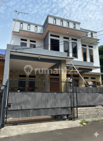 Rumah 2 Lantai + Rooftop - 500 M ke Stasiun Jurangmangu!