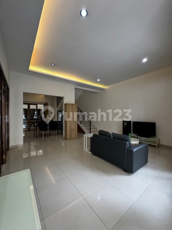 Wow Minimalist Modern 2 Floors Ready to Occupy Setrasari Setraduta Sutami Maranatha Pasteur Babakan Jeruksukamulya Bandung