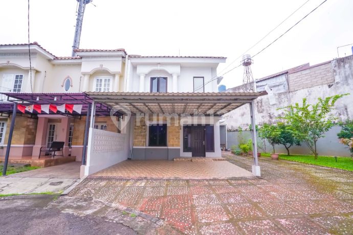 Spacious House with SHM 10 Minutes to Trans Studio Mall Cibubur Ready to Occupy J42296