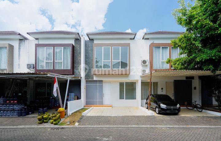 Rumah Cantik dekat RS Pondok Indah  Bintaro Jaya Sudah Renov Dibantu KPR J24173