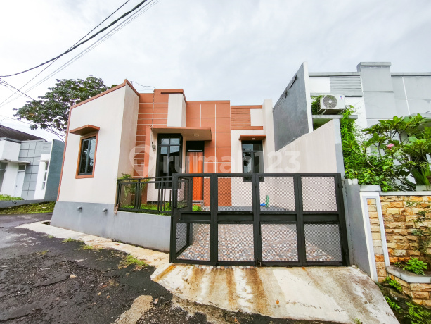 Modern Minimalist House 15 Minutes to Cibinong Terminal Ready for Mortgage J37040 Modern Minimalist House 15 Minutes to Cibinong Terminal Ready for Mortgage J37040