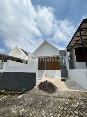 Rumah Baru. View Laut. di Semarang Barat / Ngaliyan. Murah