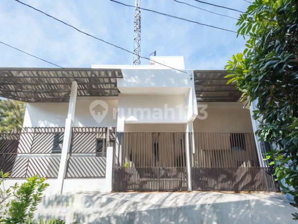 Spacious House Near BSD 15 Minutes to Summarecon Serpong Mall KPR Available J16550
