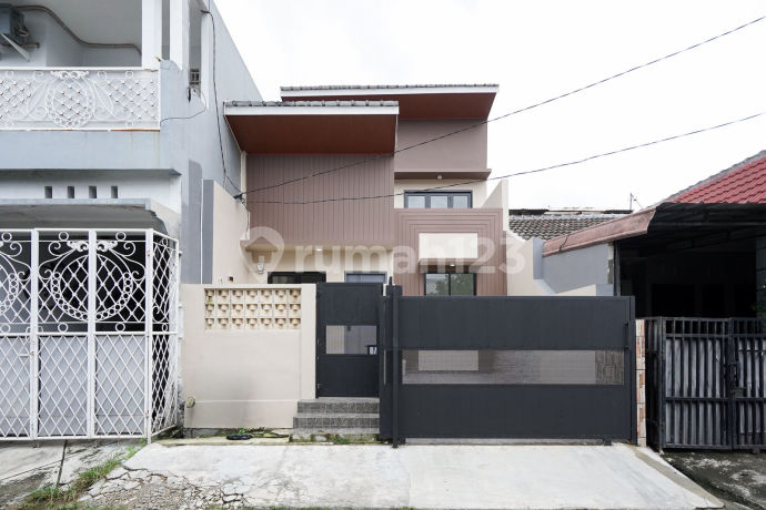 Rumah 2 Lantai di Bekasi 18 Menit ke Stasiun SHM Hadap Selatan J42014 Rumah 2 Lantai di Bekasi 18 Menit ke Stasiun SHM Hadap Selatan J42014