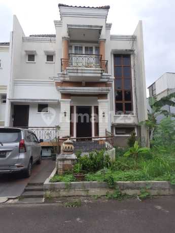 Rumah Asri Depan Taman Meruya Residence
