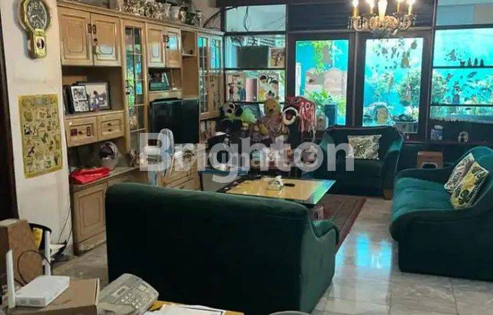 Dijual rumah 2 lantai di kawasan elit dan strategis, Villa Sawo, Cipete, Jakarta Selatan.