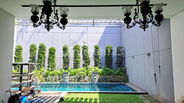 Rumah Modern Ada Kolam Renang Siap Huni Setraduta Bandung Rumah Modern Ada Kolam Renang Siap Huni Setraduta Bandung
