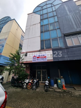 Rukan 4 Lantai, Posisi Hoek, Mempunyai 2 Sisi di Meruya Utara Rukan 4 Lantai, Posisi Hoek, Mempunyai 2 Sisi di Meruya Utara