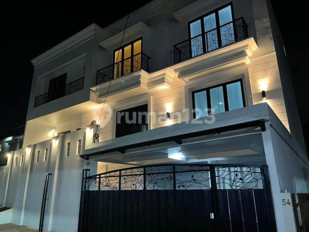 Rumah Mewah Full Furnish di Rancho Indah Jakarta Selatan