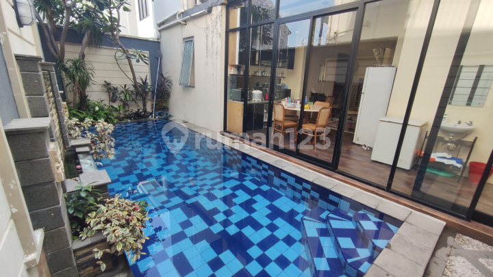 House for Sale in Pejaten, South Jakarta - Townhouse, Land Area 211M², Swimming Pool, SHM Certificate, Price 5.5M Negotiable