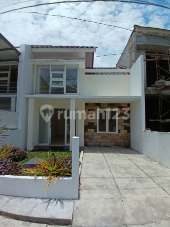 Rumah Baru The Greenlake Wonorejo 1 Lantai Lebar 6 Ceiling Tinggi
