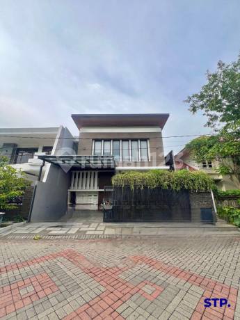 Rumah Modern Tropical di Araya Tahap 1 Split Level Semi Furnished Rumah Modern Tropical di Araya Tahap 1 Split Level Semi Furnished
