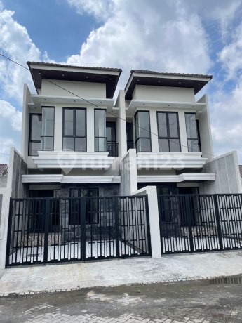 Rumah Baru American Style Greenlake Wonorejo 2 Lantai Dekat Merr