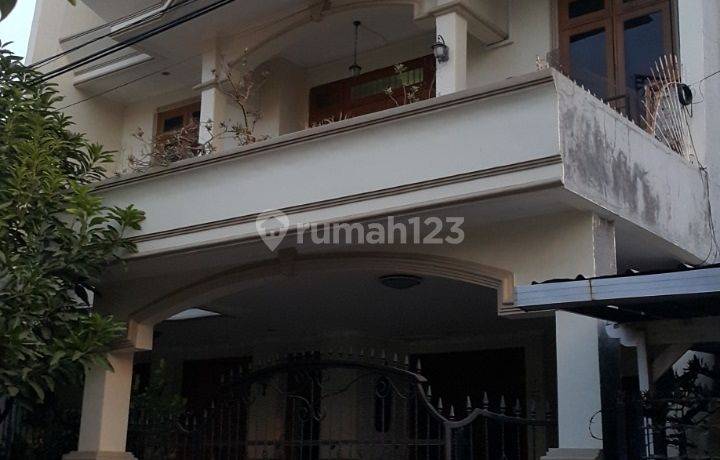 Dijual Rumah SHM di Manyar Tompotika Surabaya