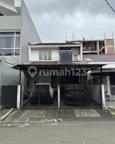 Rumah 1.5 Lantai Puri Indah Best Deal Lokasi Favorite Rumah 1.5 Lantai Puri Indah Best Deal Lokasi Favorite