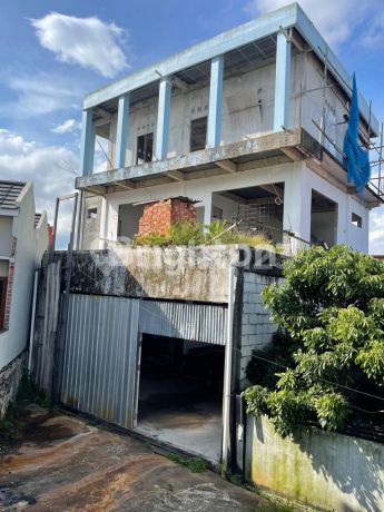 Rumah 70% baru selesai finishing Rumah 70% baru selesai finishing