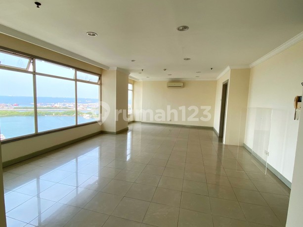 Murah! Apartemen Pantai Mutiara Tower Damar 161m 3+1BR Semi Furnish Sea View
