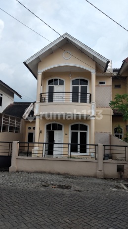 Dijual Cepat Rumah 2 Lantai Lokasi Citra Wisata. Turun Harga Dijual Cepat Rumah 2 Lantai Lokasi Citra Wisata. Turun Harga